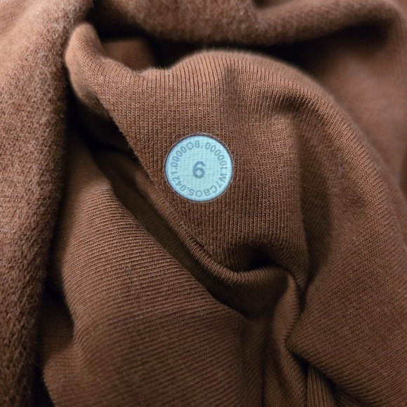 LULULEMON Scuba Shorts‎ | 6 - Picture 7 of 7